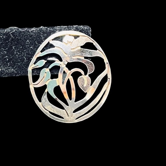 Large Floral Silver Tone Pierced Earrings (4833) - Picture 3 of 6